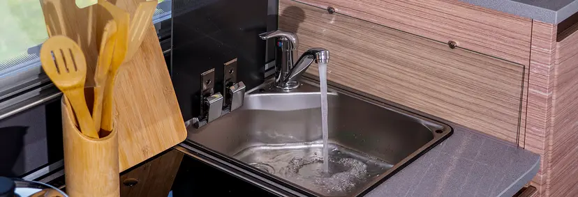 Comment obtenir un jet d’eau constant de mon robinet ?