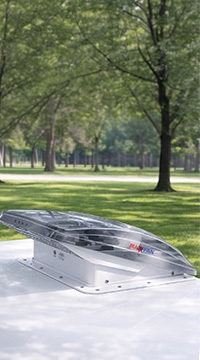 lanterneau de toit transparent