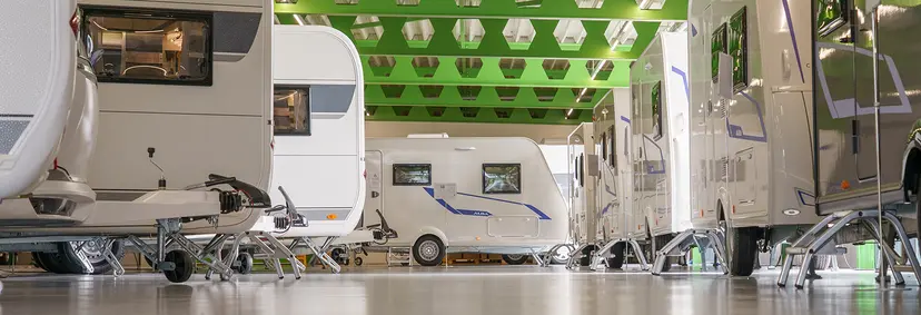 Hivernage et gardiennage de camping-car et caravane : trouver un espace de stockage adapté