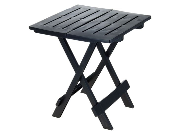 Table pliante en matière synthétique