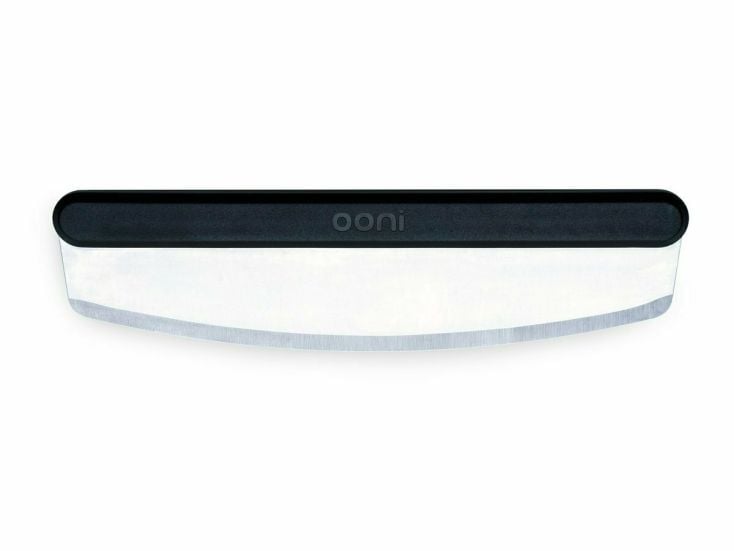 Ooni Rocker Blade coupe-pizza