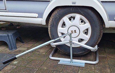 Cale roue en aluminium